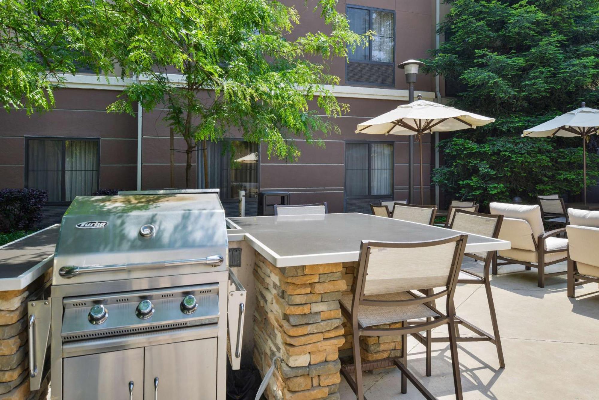 Homewood Suites By Hilton Fresno Eksteriør bilde